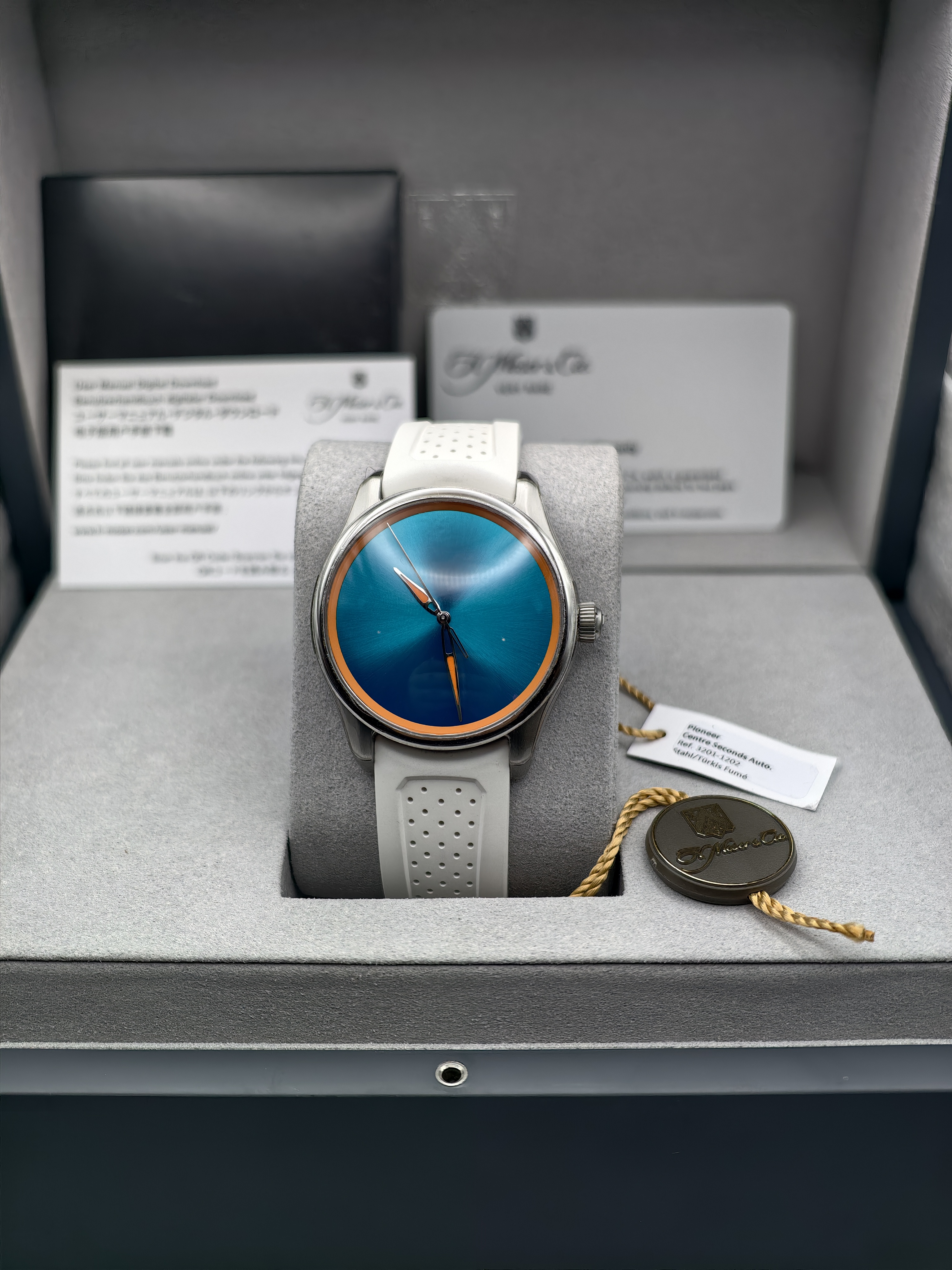 H. Moser & Cie Pioneer Centre Seconds Spiced Aqua